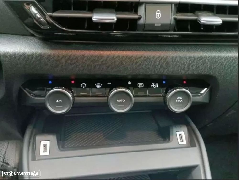 Citroën e-C4 50 kWh E-Series Collection - 11