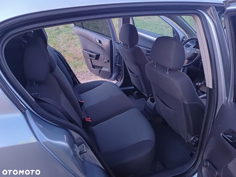 Opel Astra 1.6 Start - 19