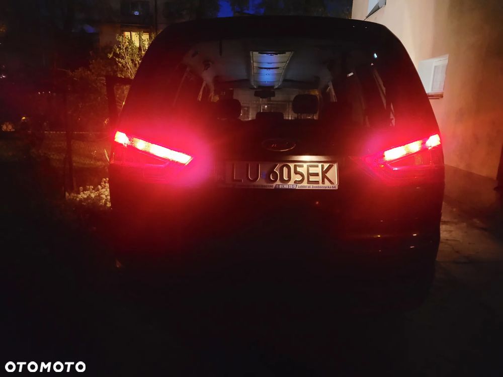 Ford Galaxy 2.0 Ghia - 26