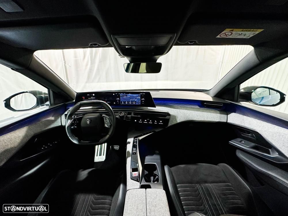 Peugeot E-3008 73 kWh GT - 11
