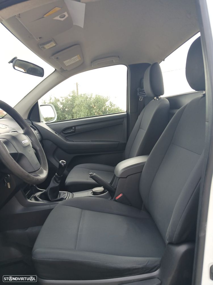 Isuzu D-MAX 2WD CS - 6