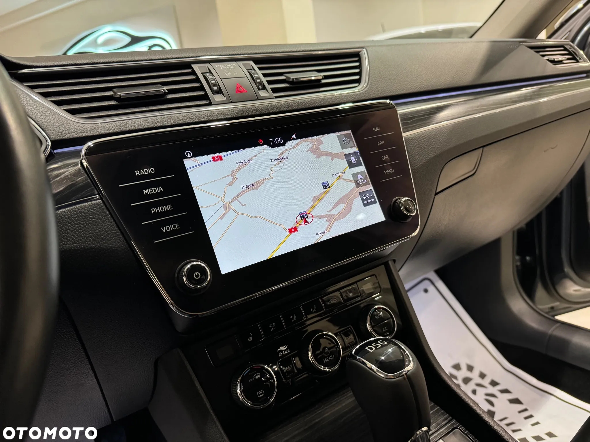 Skoda Superb 1.5 TSI ACT Sportline DSG - 30