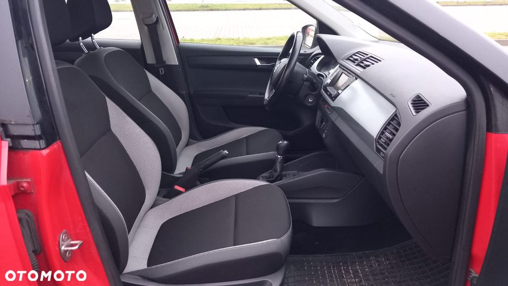 Skoda Fabia 1.0 MPI Cool Edition Red & Grey - 17