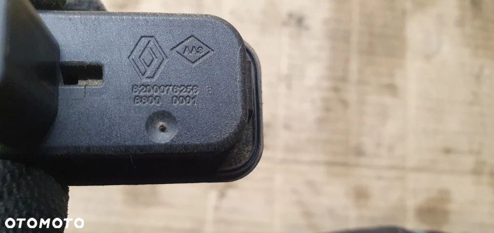 Klamka mikrostyk przycisk klapy bagażnika Renault Scenic II 8200076256B - 3