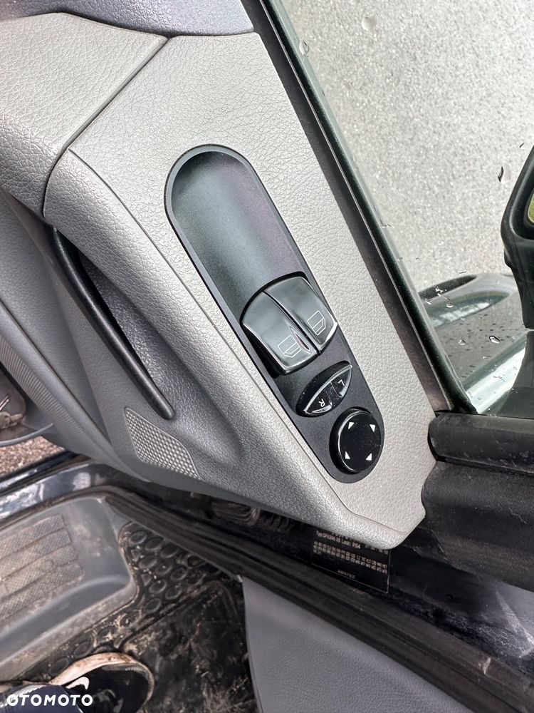Mercedes-Benz Vito - 17
