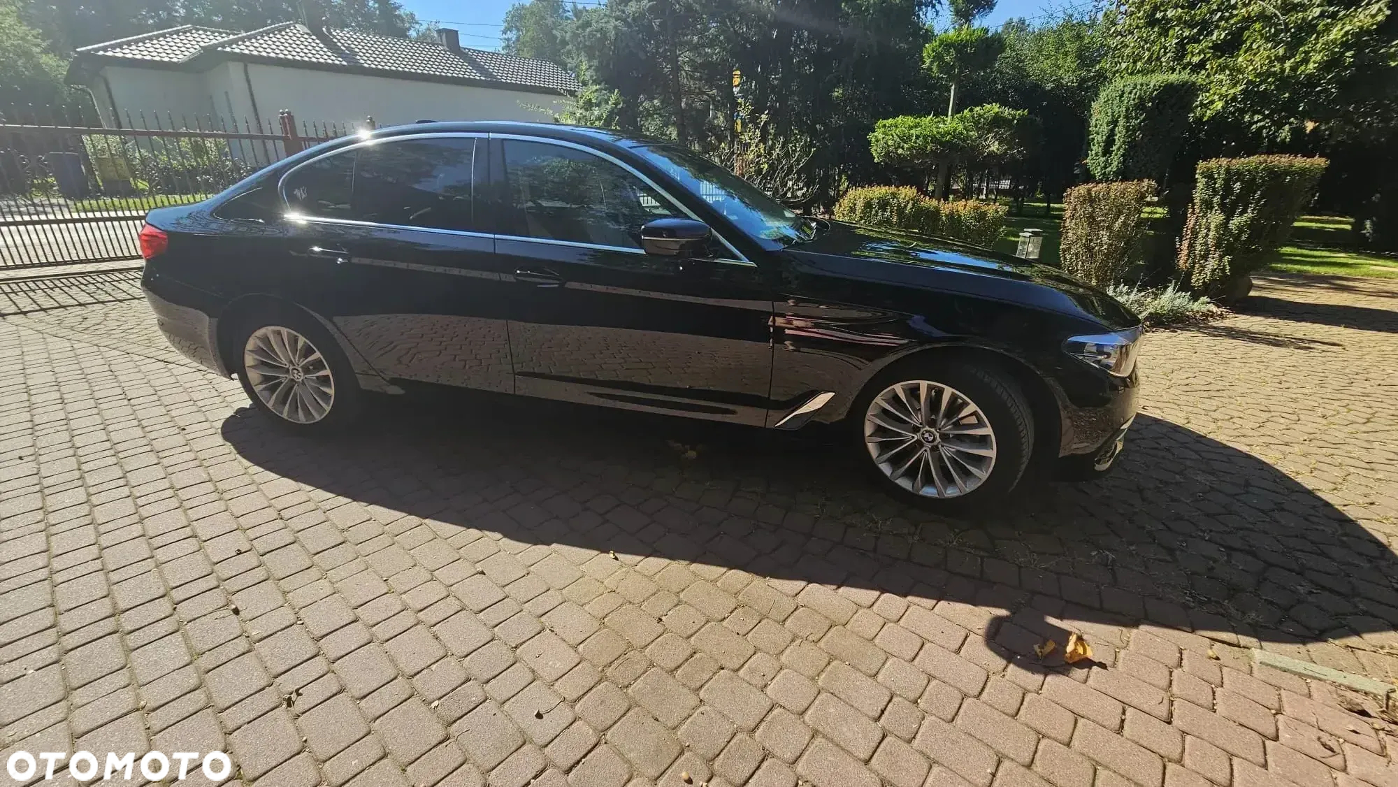 BMW Seria 5 520d xDrive Luxury Line - 2