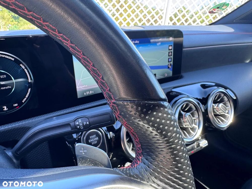 Mercedes-Benz CLA 250 AMG Line 7G-DCT - 17