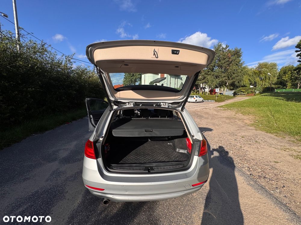 BMW Seria 3 318d xDrive - 13