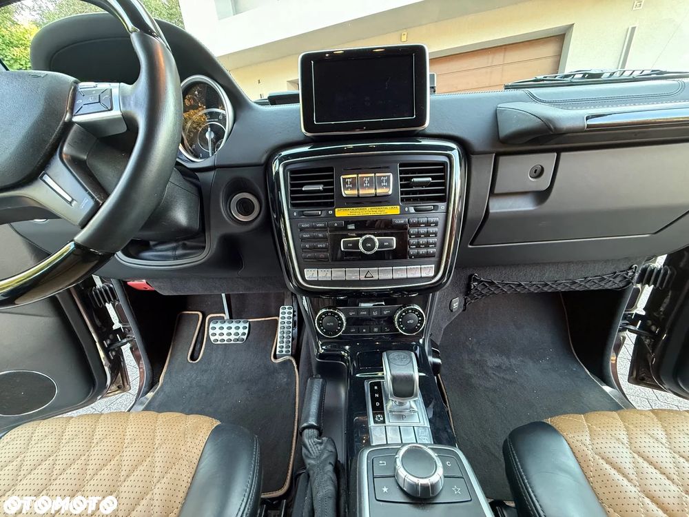 Mercedes-Benz Klasa G 63 AMG AMG SPEEDSHIFT 7G-TRONIC - 14