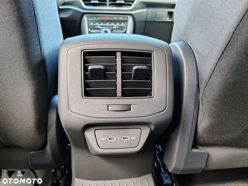 Volkswagen T-Roc - 21