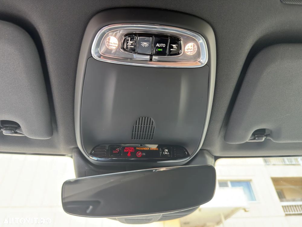 Volvo XC 60 D5 AWD Geartronic RDesign - 25