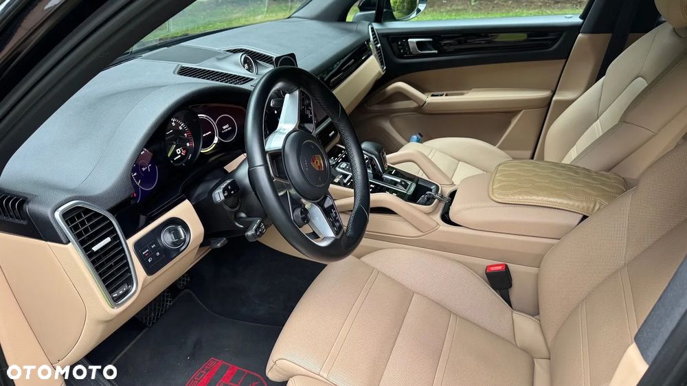 Porsche Cayenne E-Hybrid - 8