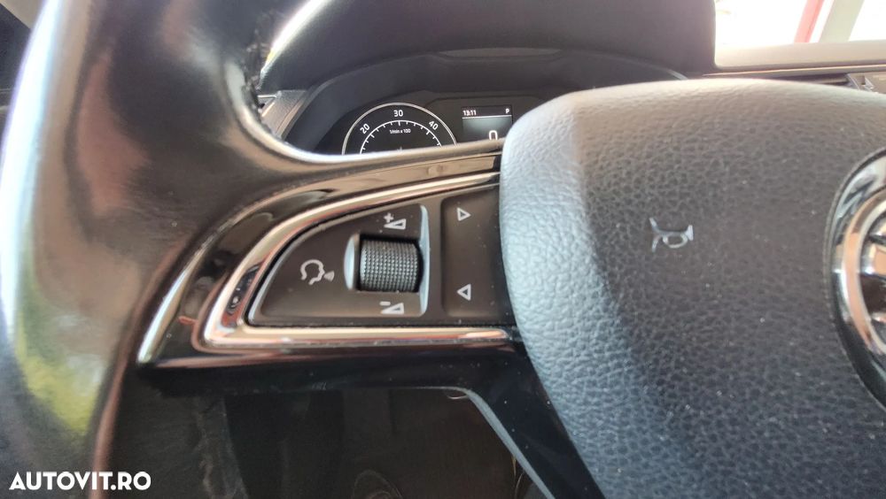 Skoda Superb 2.0 TDI DSG Ambition - 10