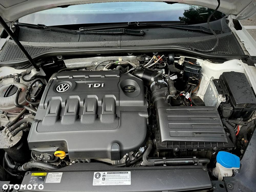 Volkswagen Passat - 37