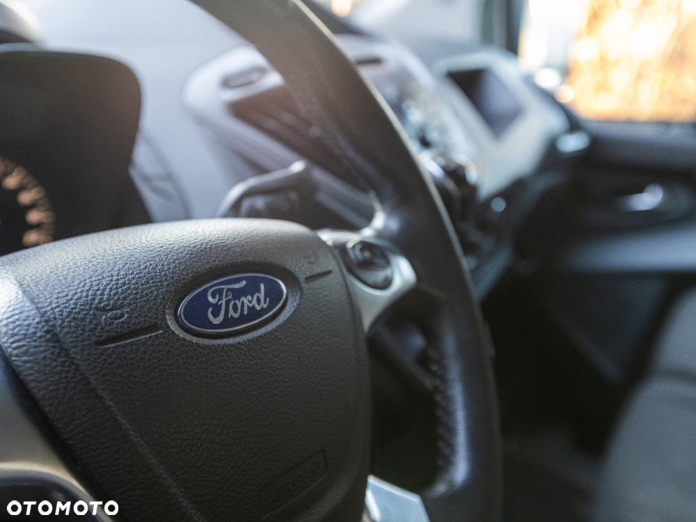 Ford Cusom - 21