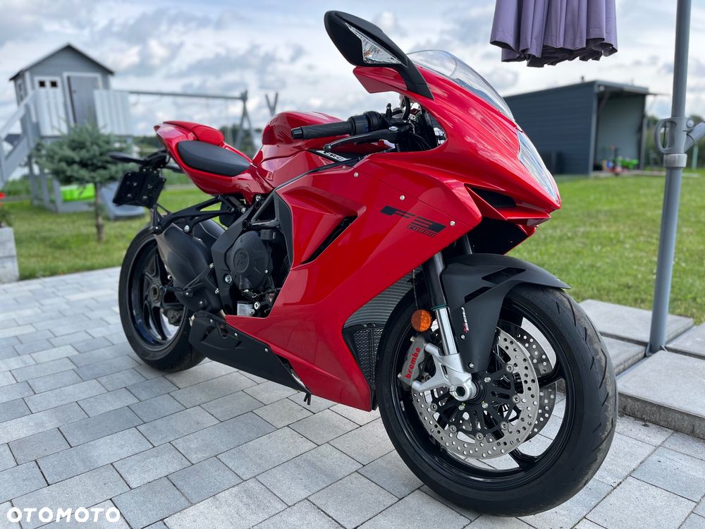 MV AGUSTA F3 - 1