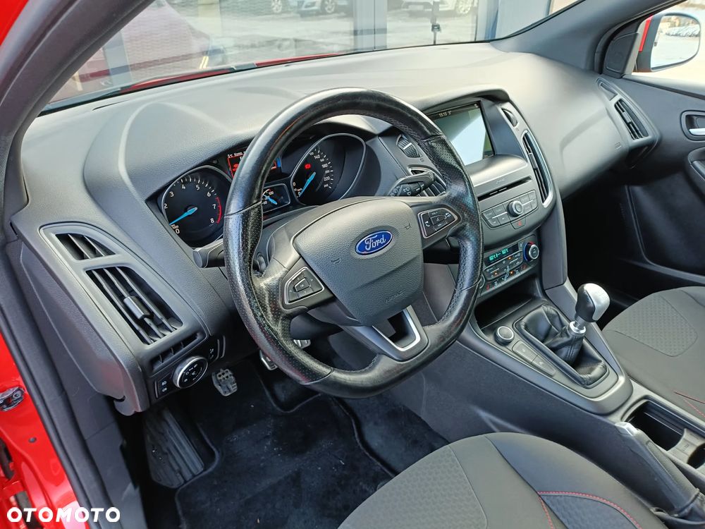 Ford Focus 1.0 EcoBoost Start-Stopp-System ST-LINE STYLE - 9