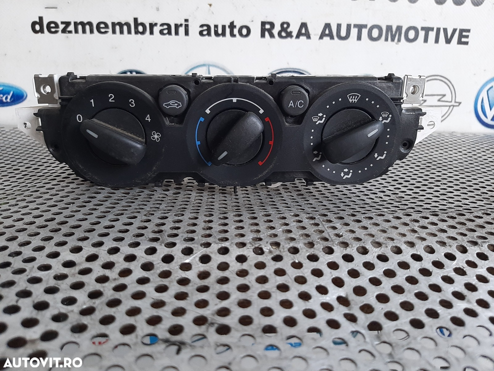Modul Panou Consola Comenzi Clima Aer Conditionat Ford Focus 2 Facelift An 2008-2009-2010-2011 Dezmembrez Ford Focus 2 Facelift An 2008-2011 1.6 Tdci Euro 5 Motor GPDA - 3