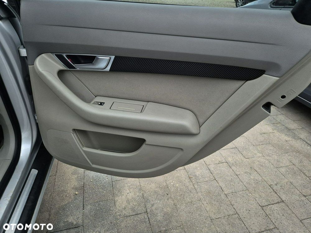 Audi A6 Avant - 22