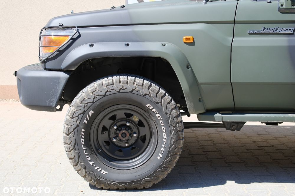 Toyota Land Cruiser - 8
