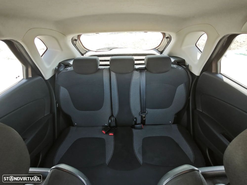 Renault Captur 1.5 dCi Exclusive - 42