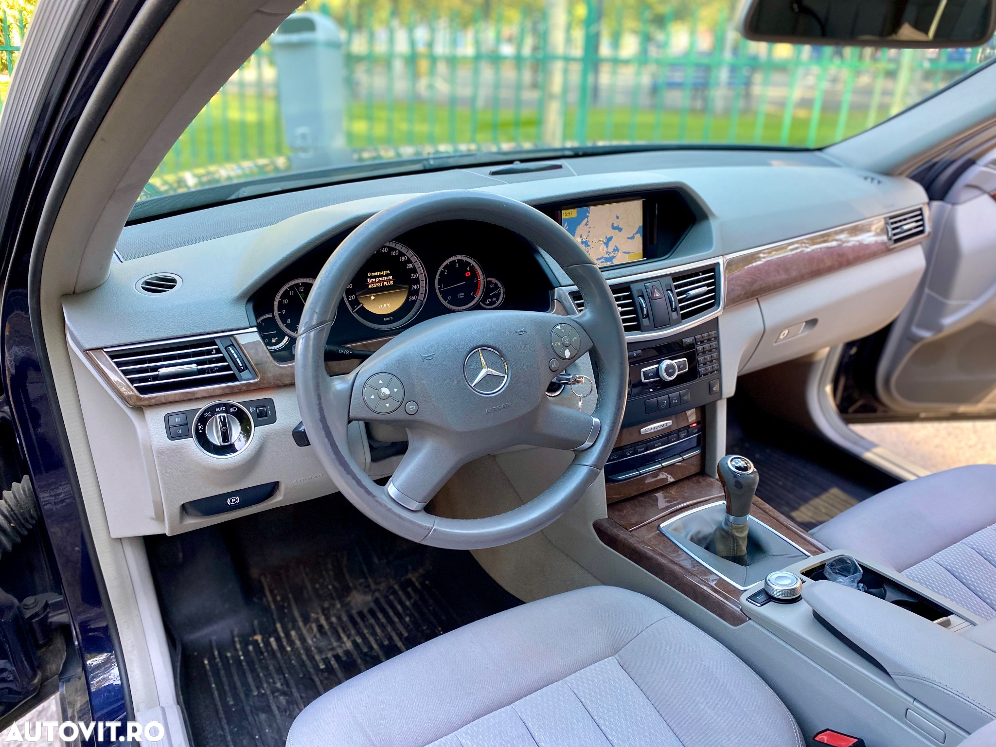 Mercedes-Benz E 220 BlueTEC BlueEFFICIENCY Edition Elegance - 2