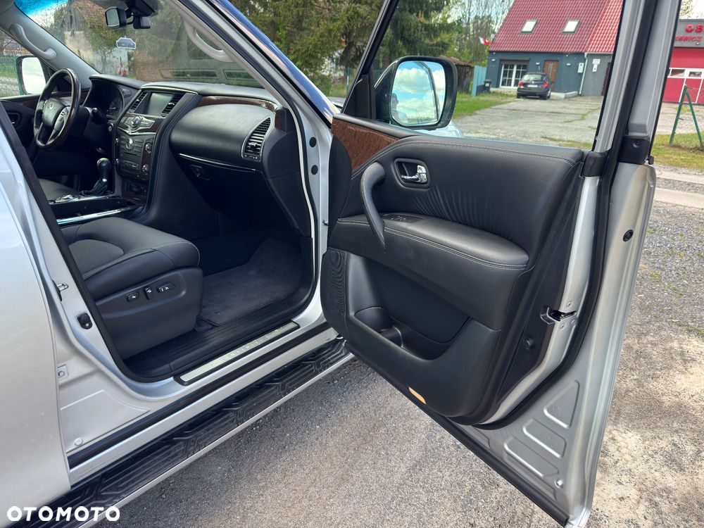 Infiniti QX80 - 29