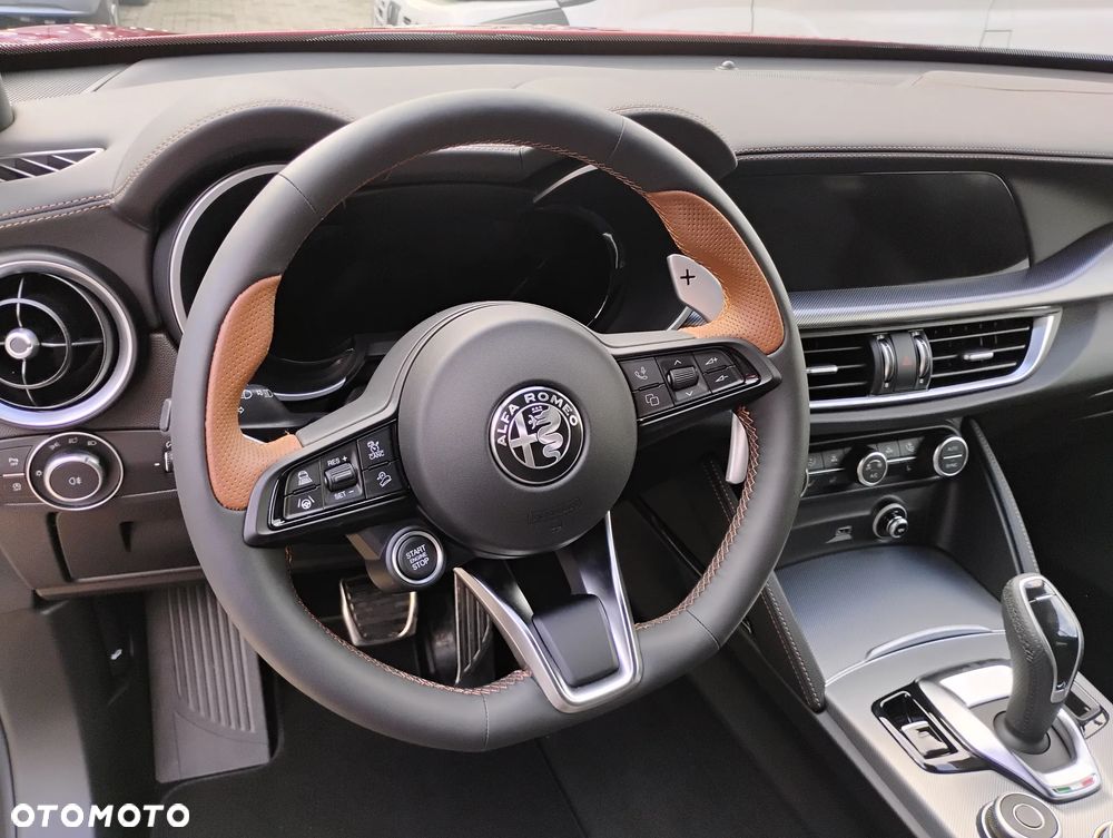 Alfa Romeo Stelvio 2.0 Turbo Intensa Q4 - 16