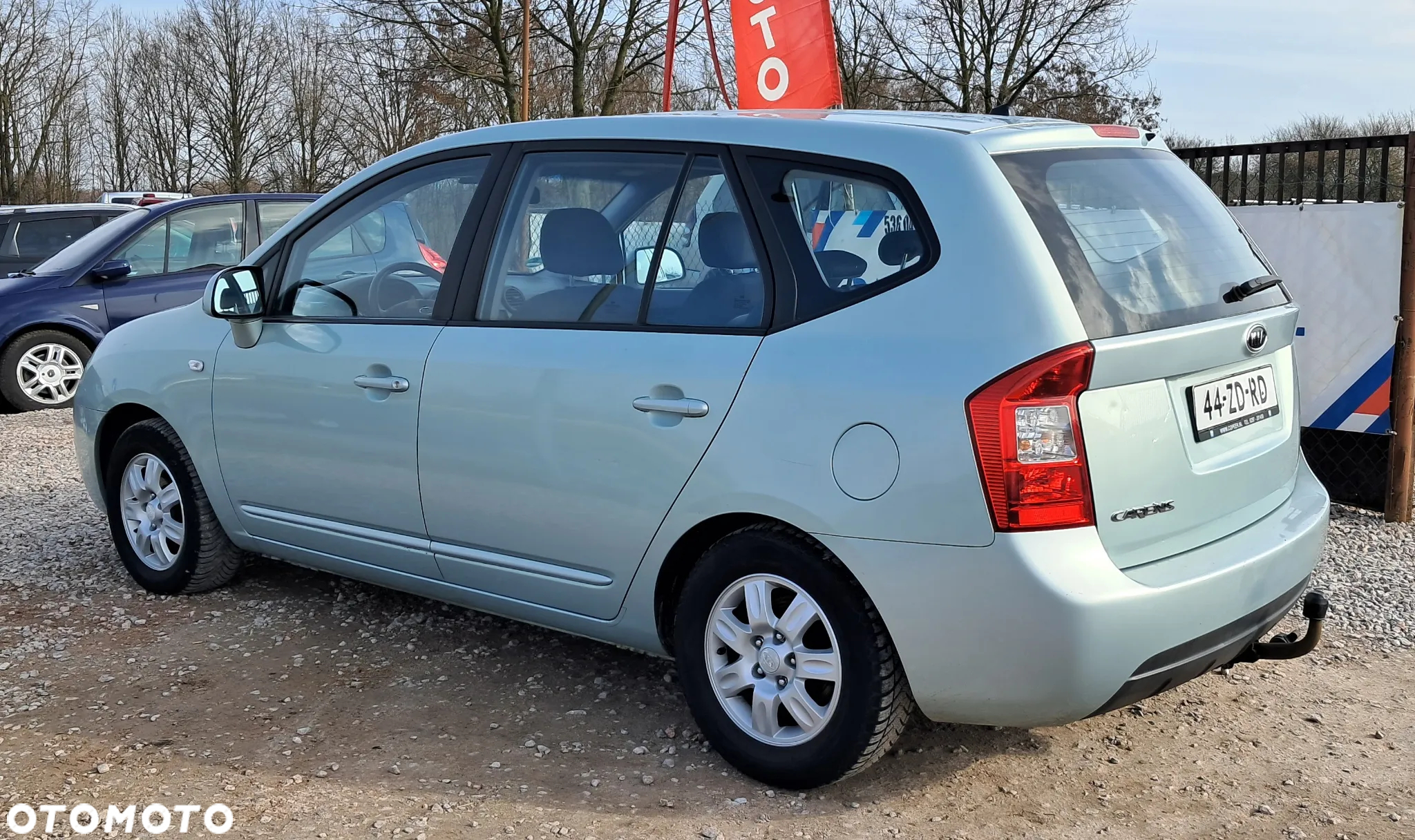 Kia Carens 2.0 CVVT LX Basis - 3