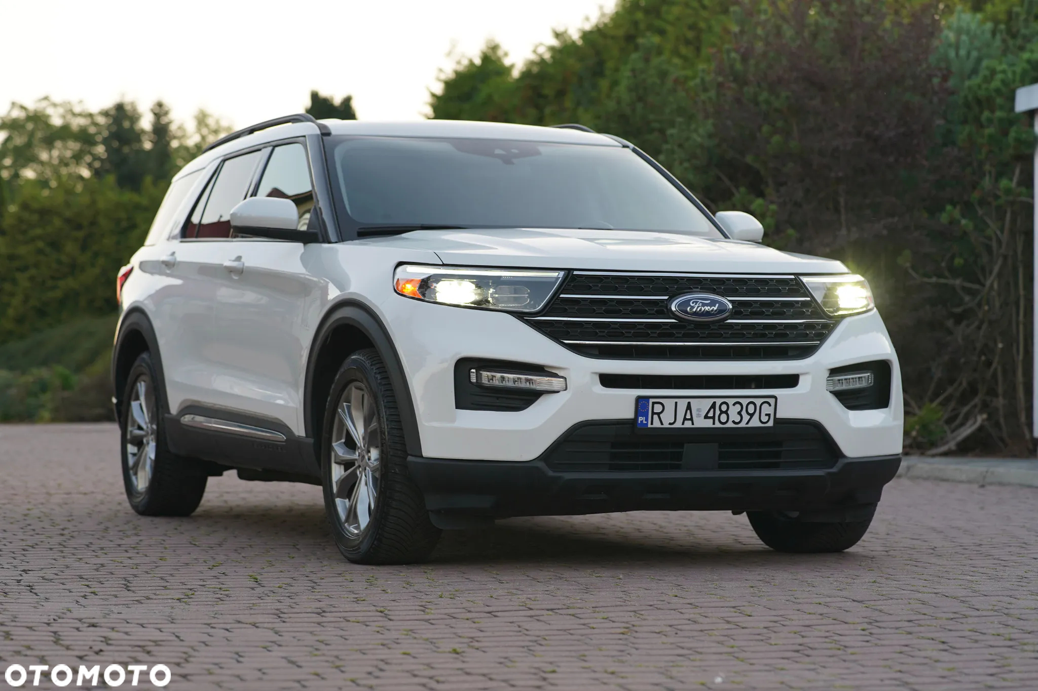 Ford Explorer - 3