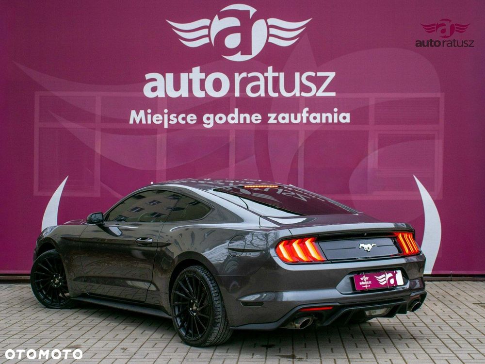Ford Mustang - 5