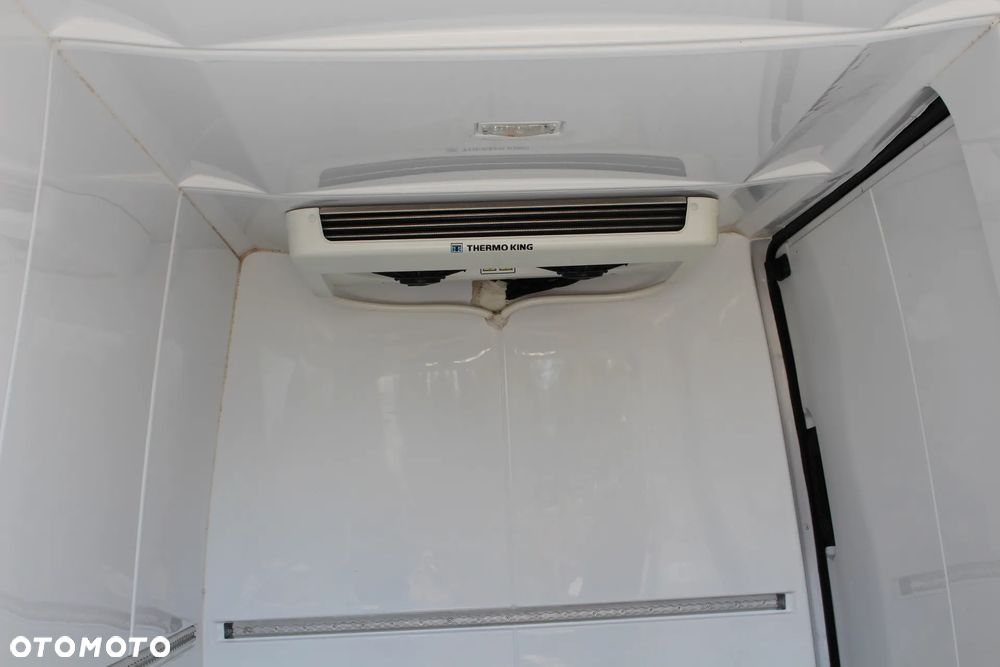 Volkswagen CRAFTER 2.0 177 KM / POLSKI SALON / JAK NOWY / CHŁODNIA / WINDA DHOLLANDIA / SPRINTER / IVECO / FIAT / - 22