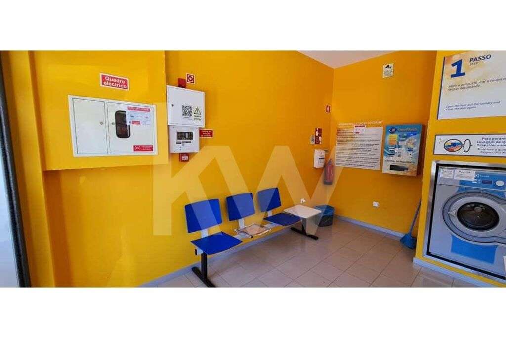 LAVANDARIA SELF-SERVICE  | JUNTO À ESTAÇÃO B | ESTRADA DE EIRAS | TRES - Grande imagem: 5/21