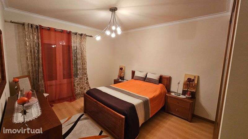 ALUGA SE apartamento T2 - Grande imagem: 3/7