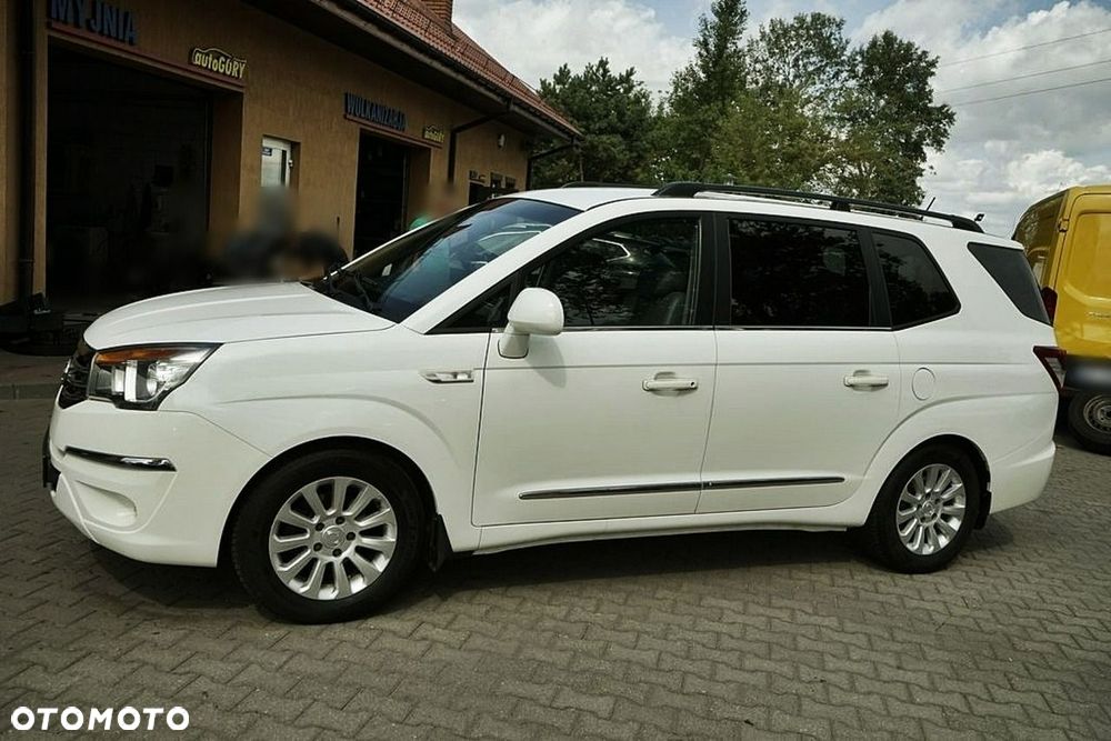 SsangYong/KGM Rodius - 8