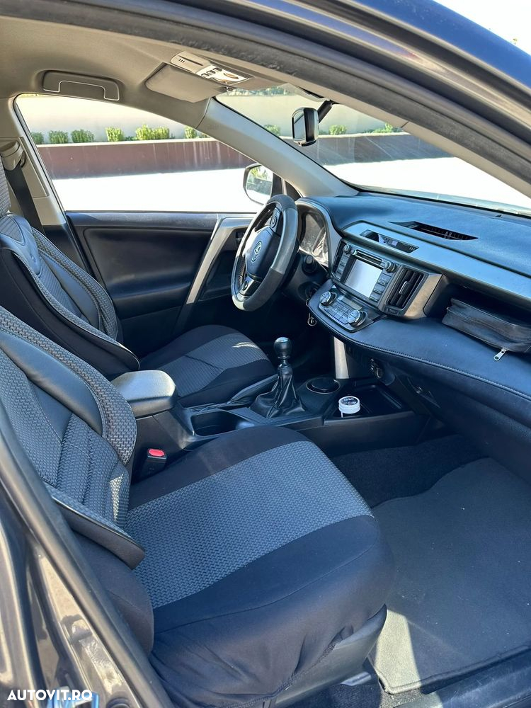 Toyota RAV4 - 5