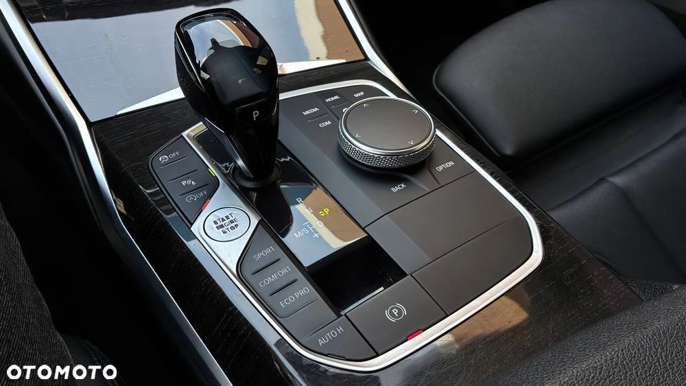 BMW Seria 3 330i xDrive - 8