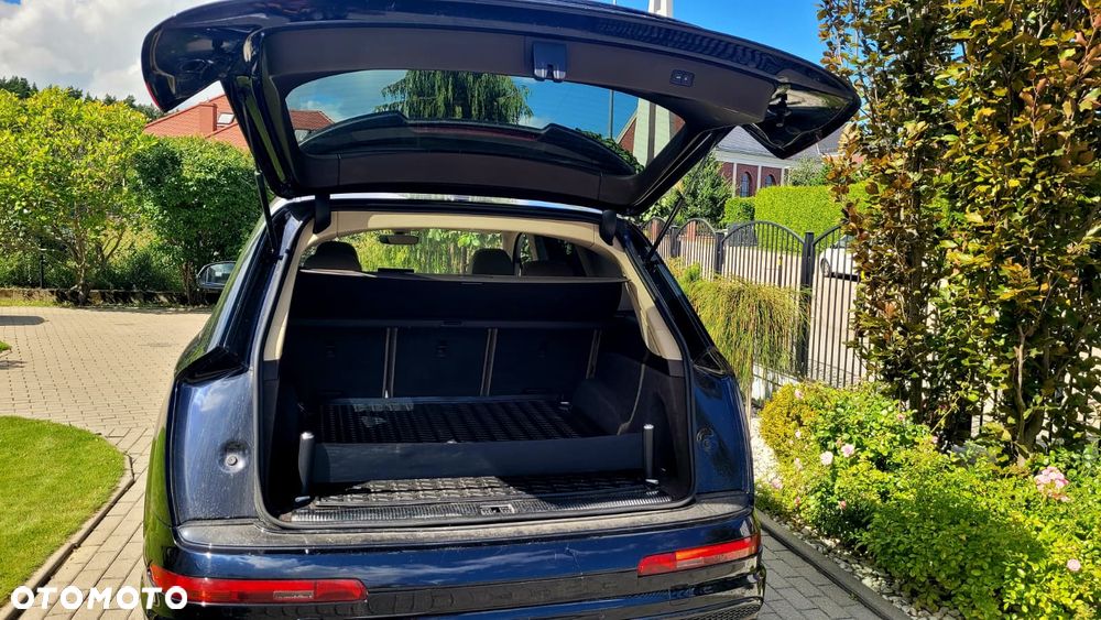 Audi SQ7 - 7