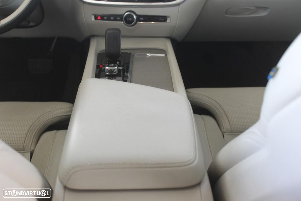 Volvo V60 Cross Country 2.0 B4 Geartronic - 25