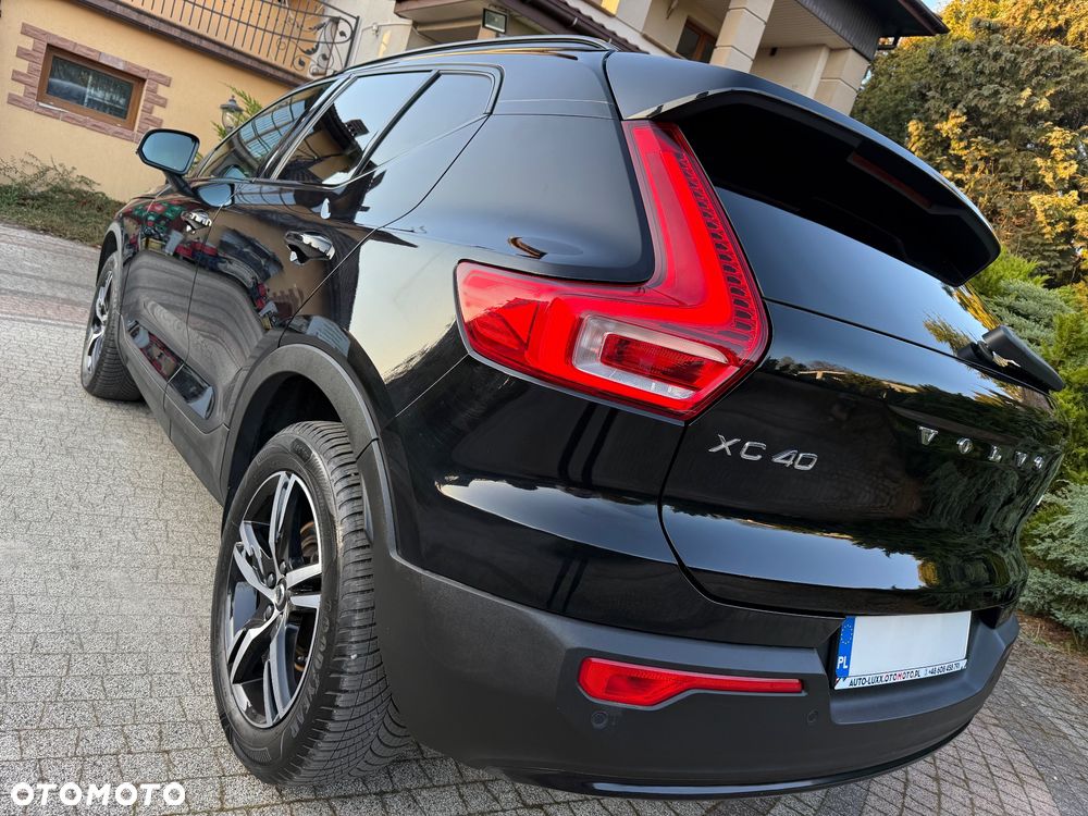 Volvo XC 40 B4 B DKG Plus Black Edition - 9
