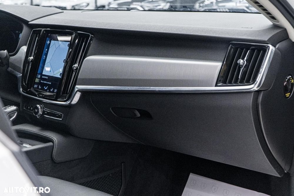 Volvo S90 D4 Geartronic Momentum Pro - 37