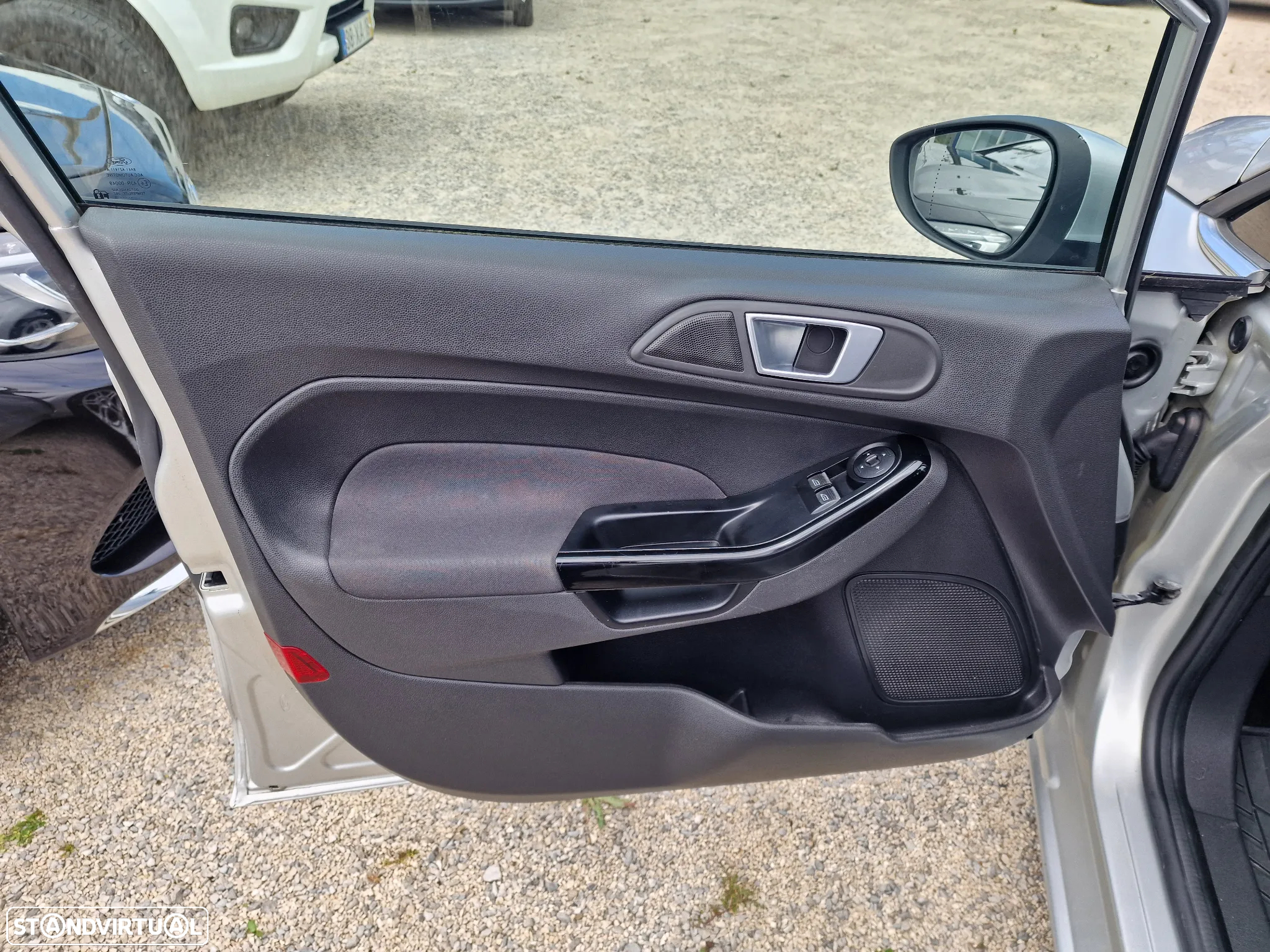 Ford Fiesta 1.5 TDCi Titanium - 9