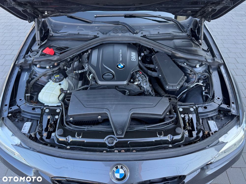 BMW Seria 3 320d xDrive Edition M Sport Shadow - 37