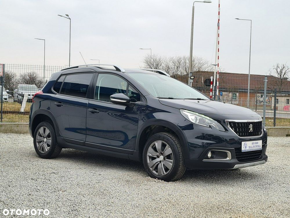 Peugeot 2008 1.2 Pure Tech GPF Signature S&S - 8