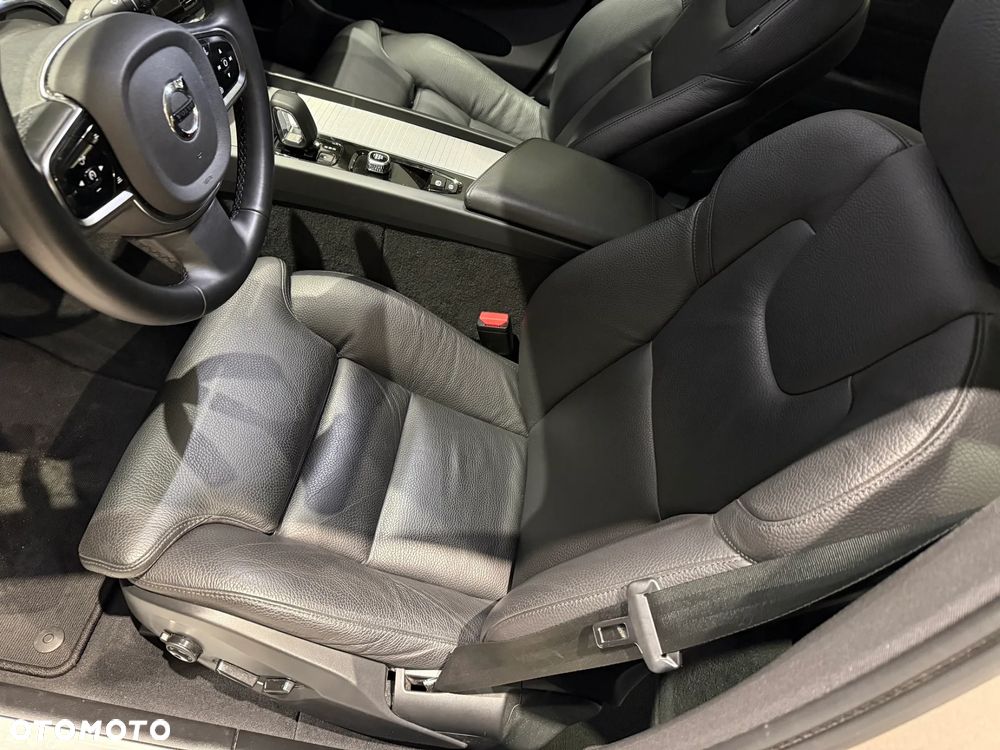 Volvo XC 60 B5 B AWD Plus Dark - 12