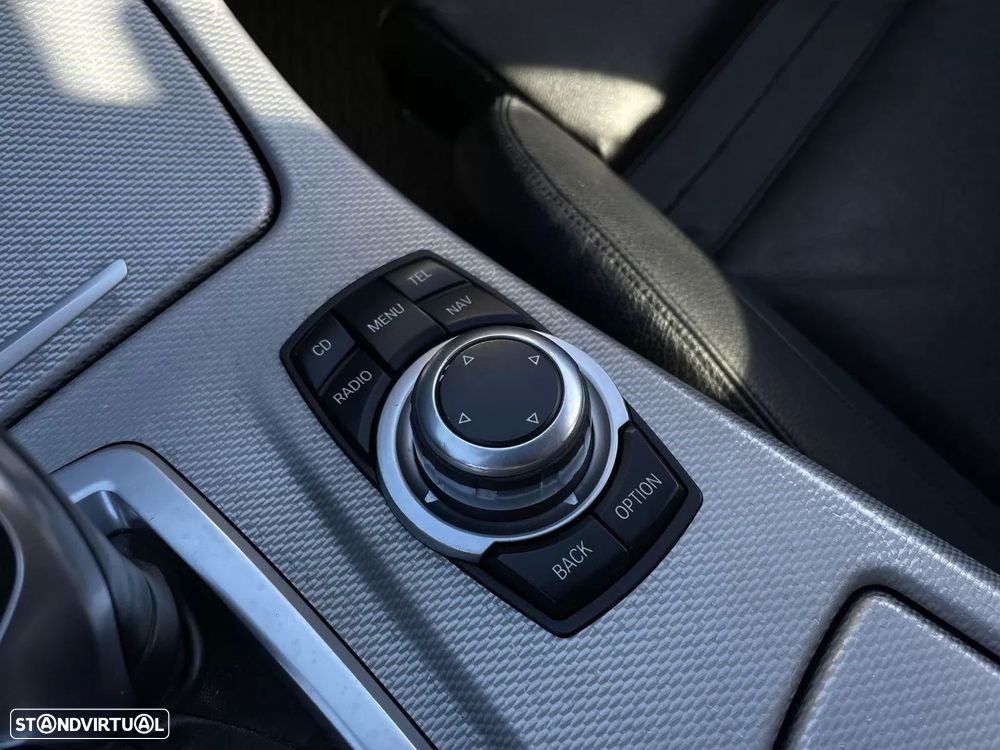 BMW 535 d xDrive Pack M Auto - 38