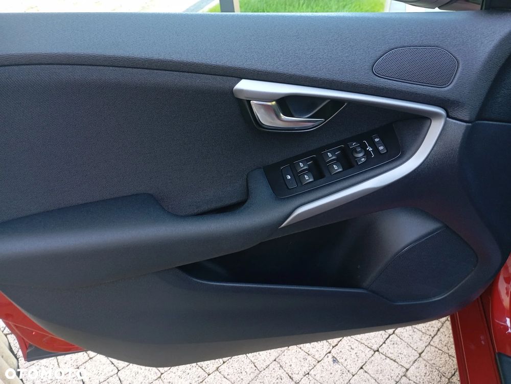 Volvo V40 D2 Geartronic - 24