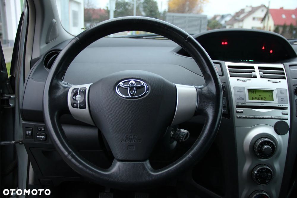 Toyota Yaris - 18