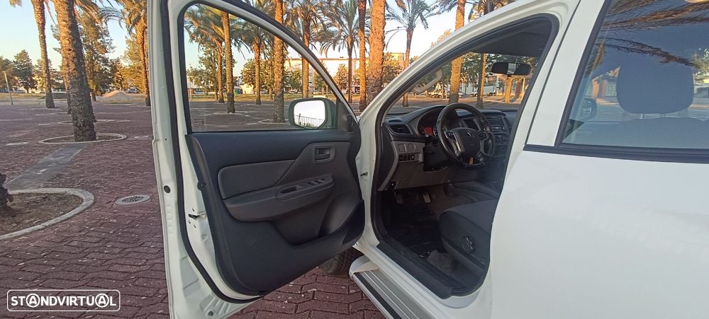 Mitsubishi L200 2.4 DI-D CD Invite 2WD - 13