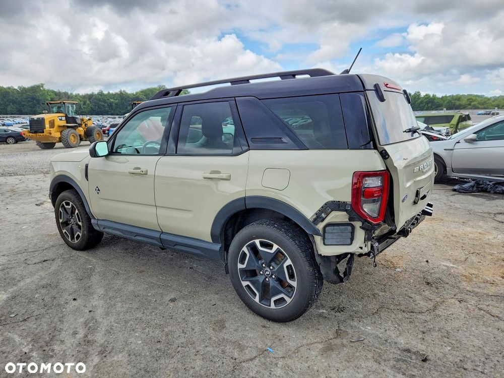 Ford Bronco - 3